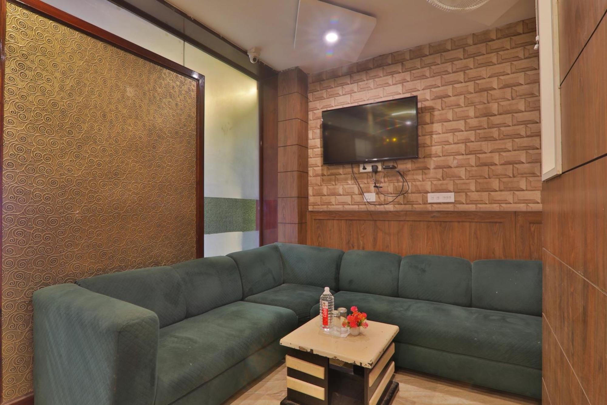 Hotel Janki Inn Sigra 2 Km From Kashi Vishwanath Dham 瓦拉纳西 外观 照片