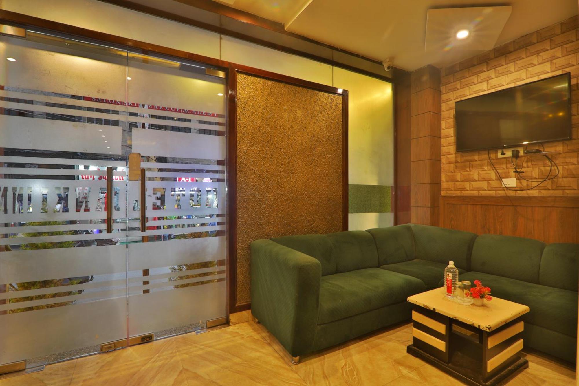 Hotel Janki Inn Sigra 2 Km From Kashi Vishwanath Dham 瓦拉纳西 外观 照片
