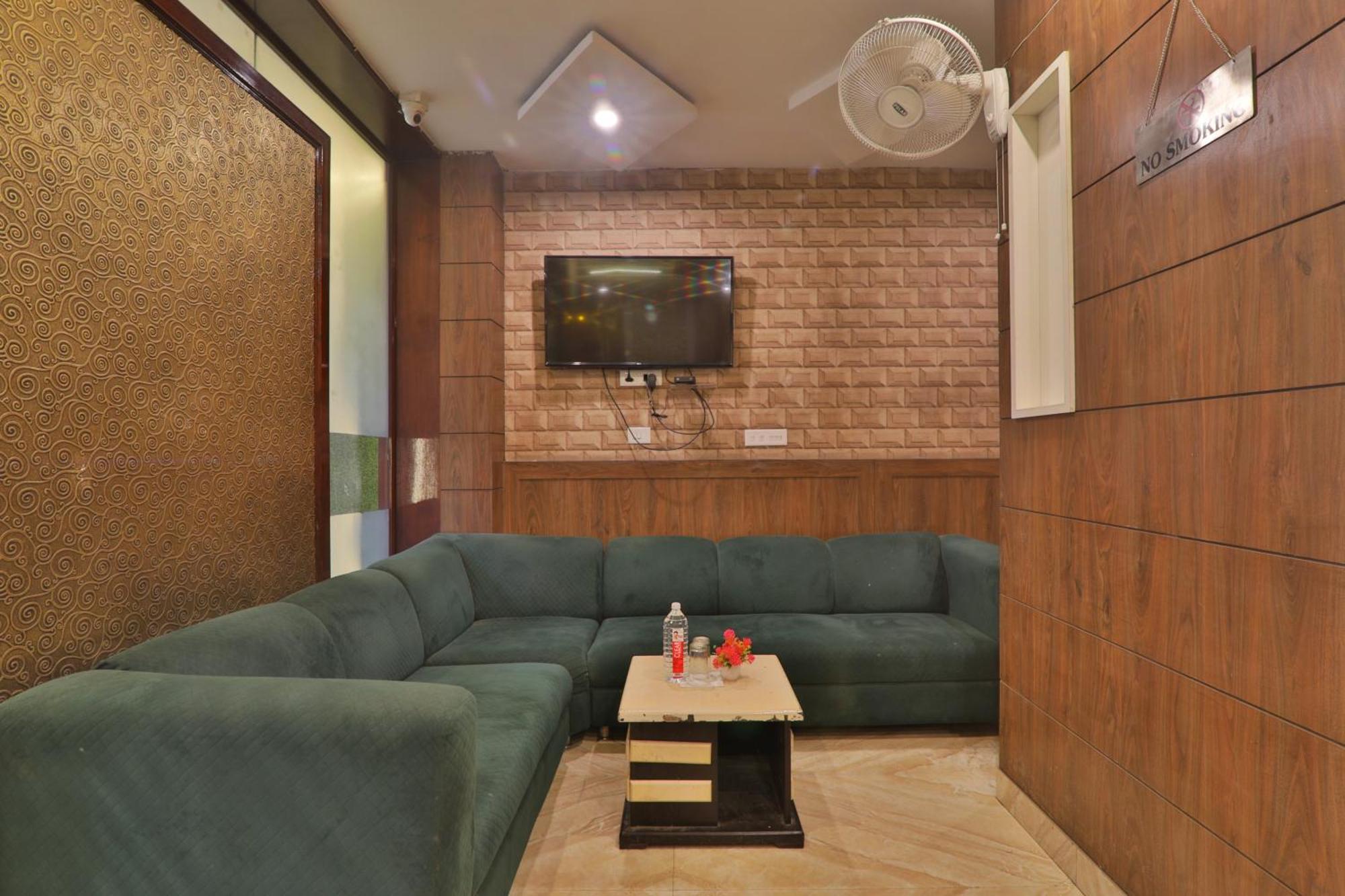 Hotel Janki Inn Sigra 2 Km From Kashi Vishwanath Dham 瓦拉纳西 外观 照片