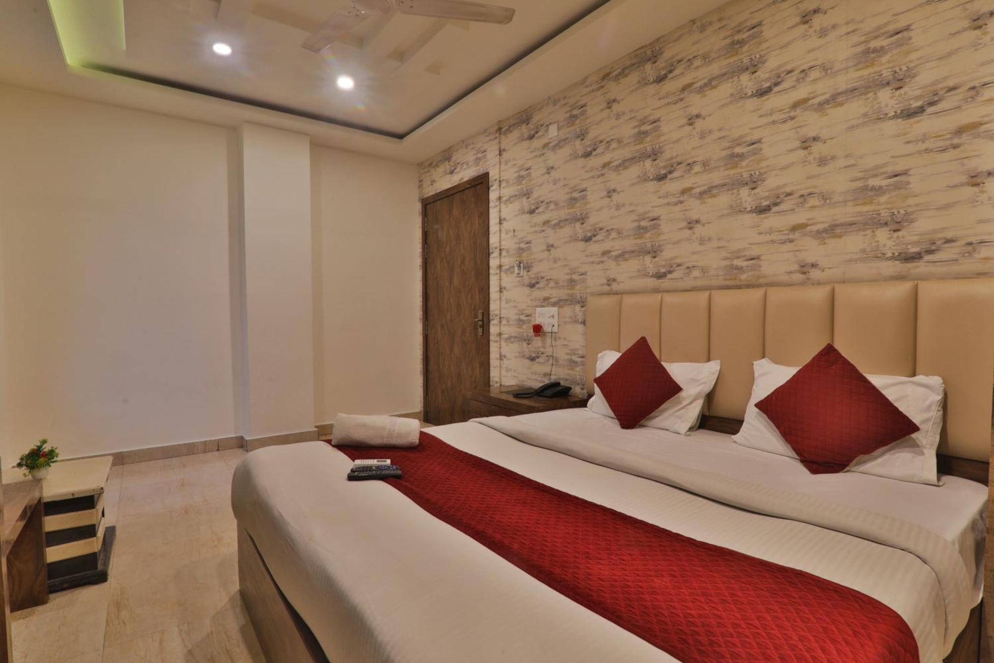 Hotel Janki Inn Sigra 2 Km From Kashi Vishwanath Dham 瓦拉纳西 外观 照片