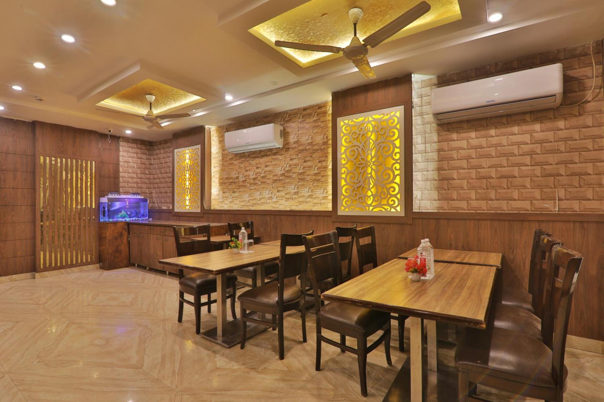 Hotel Janki Inn Sigra 2 Km From Kashi Vishwanath Dham 瓦拉纳西 外观 照片