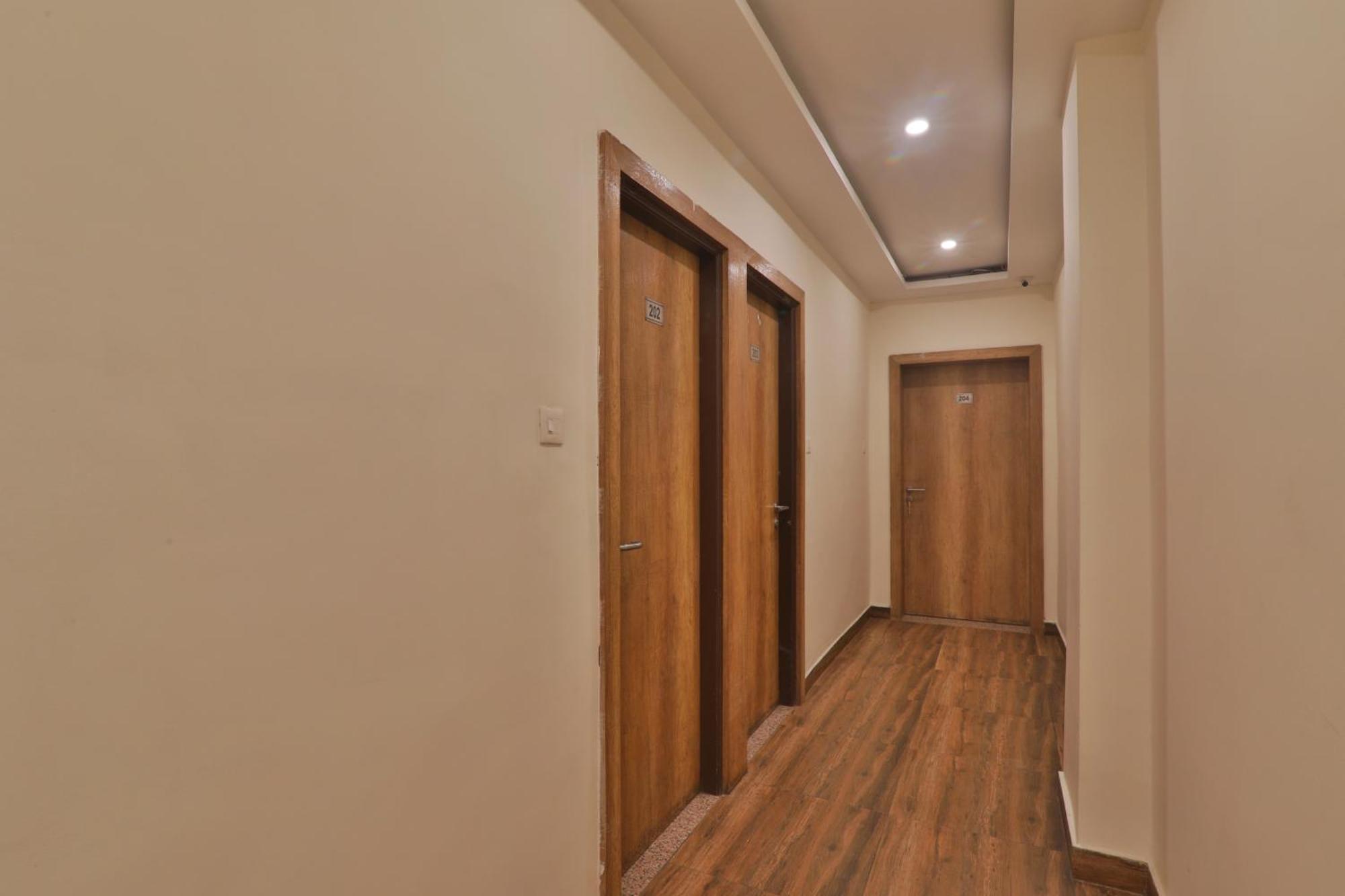 Hotel Janki Inn Sigra 2 Km From Kashi Vishwanath Dham 瓦拉纳西 外观 照片