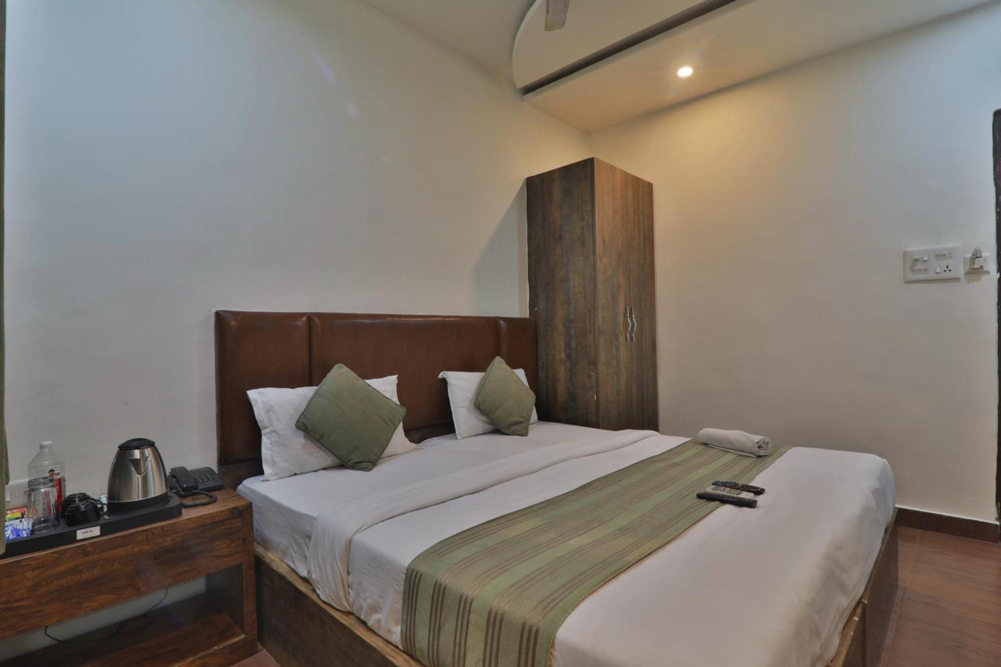 Hotel Janki Inn Sigra 2 Km From Kashi Vishwanath Dham 瓦拉纳西 外观 照片