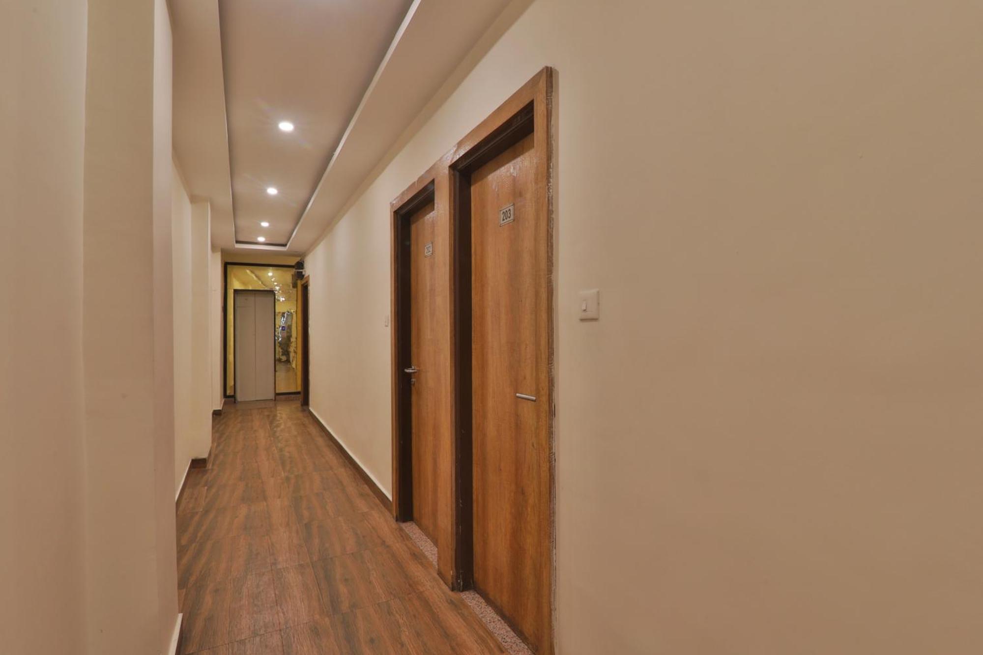 Hotel Janki Inn Sigra 2 Km From Kashi Vishwanath Dham 瓦拉纳西 外观 照片